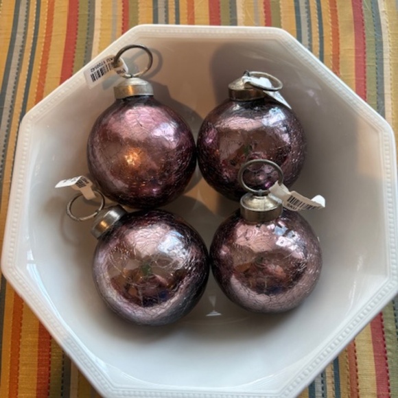 Set of 4 Vintage Amethyst-coloured Christmas Kugels - Picture 2 of 3